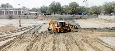 தாயமங்கலம் கோவில் குளம் சீரமைப்பு பணிகள் தொடக்கம்