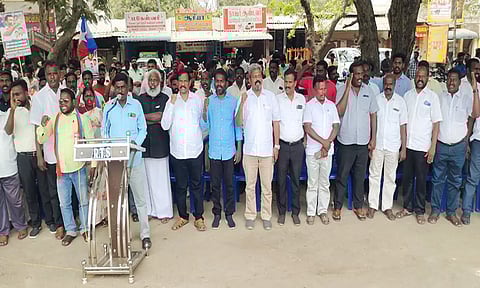 கடலூரில் விடுதலை சிறுத்தைகள் கட்சி சார்பில் கண்டன ஆர்ப்பாட்டம் நடைபெற்றது.