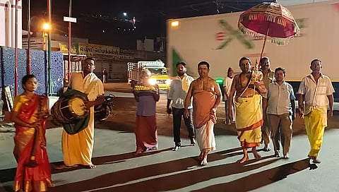 சென்னிமலை முருகன் கோவிலில் முகூர்த்தக்கால் நடும் நிகழ்ச்சி