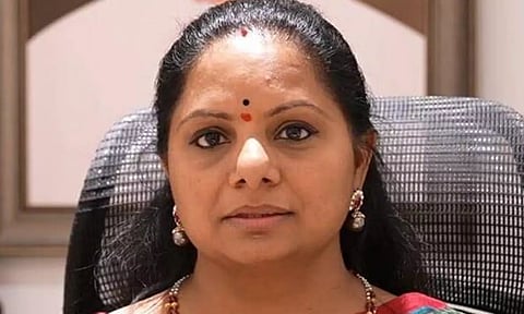 டெல்லி மதுபான கொள்கை முறைகேடு வழக்கு- அமலாக்கத்துறை அலுவலகத்தில் கவிதா ஆஜர்