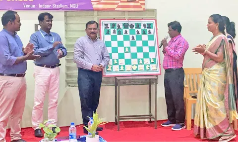 சதுரங்க போட்டி வெற்றி குறித்து செயல்முறை விளக்கம் அளிக்கப்பட்டது.