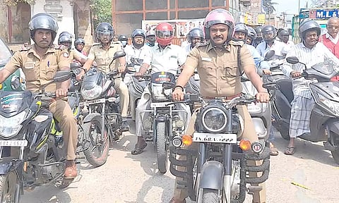 விழிப்புணர்வு பேரணி நடந்தது.