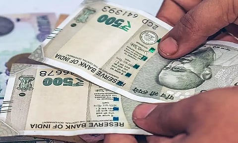 குடும்ப தலைவிகளுக்கு மாதம் ரூ.1000 வழங்கும் பட்டியல் தயாரிப்பு- மகளிர் மேம்பாட்டு கழகம் தகுதியானவர்களை ஆய்வு செய்கிறது