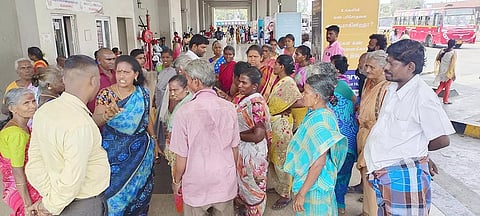 பெரியார் பஸ் நிலையத்தில் ஆக்கிரமிப்புகள் அகற்றம்