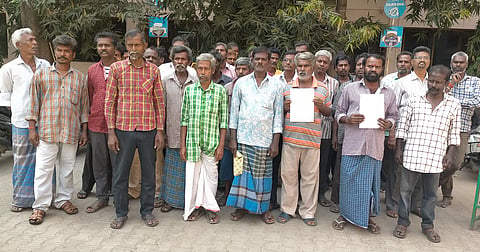 இடைத்தேர்தலுக்காக மூடப்பட்ட டாஸ்மாக் கடையை மீண்டும் திறக்க வேண்டும்