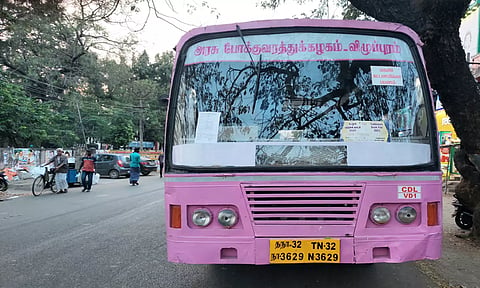 ஜப்தி செய்யப்பட்ட அரசு பஸ்.