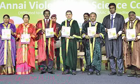 தமிழ்நாட்டில் பெண்களுக்கான வேலை வாய்ப்பு அதிகரித்து வருகிறது- கவர்னர் ஆர்.என்.ரவி