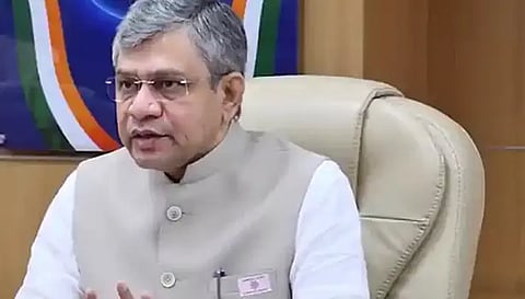 எழும்பூர் ரெயில் நிலைய மறு சீரமைப்பு பணி விரைவில் தொடங்கும்- கதிர் ஆனந்த் எம்.பி. கேள்விக்கு மத்திய மந்திரி பதில்