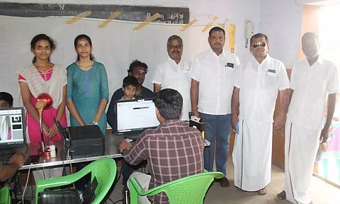 ஆதார் சிறப்பு முகாம் நடைபெற்ற போது எடுத்த படம் .