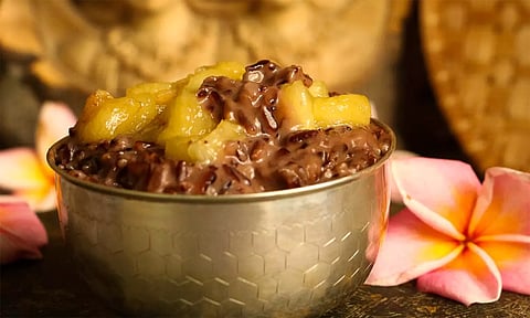 அடுப்பில்லா சமையல்: சிவப்பு அவல் வாழைப்பழ புட்டிங்