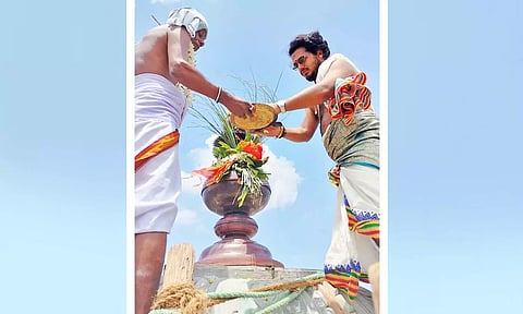 கலசத்திற்கு அபிஷேகம் நடைபெற்றபோது எடுத்த படம்.