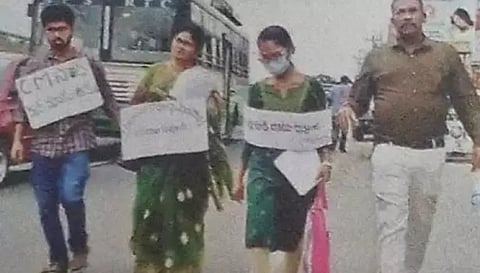 வீட்டிற்கு செல்லும் பாதை ஆக்கிரமிப்பு- ஆசிரியை குடும்பத்தினர் கருணை கொலைக்கு அனுமதி கேட்டு முதலமைச்சர் அலுவலகத்தில் மனு
