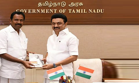 இரையுமன்துறை தூண்டில் வளைவு பணியை உடனே தொடங்க வேண்டும்
