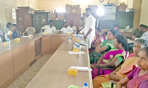 கூட்டத்தில் கவுன்சிலர் பேசியனார்.