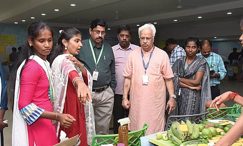 நீர் மேலாண்மை - மண் வளம் குறித்து எஸ்.ஆர்.எம். வேளாண்மை கல்லூரி மாணவர்களுக்கு பயிற்சி