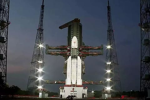 36 செயற்கை கோள்களுடன் ஜி.எஸ்.எல்.வி. மார்க் 3 ராக்கெட்- நாளை காலை விண்ணில் பாய்கிறது