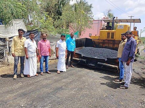 மண் சாலைகள் தார் சாலைகளாக மாற்றம்