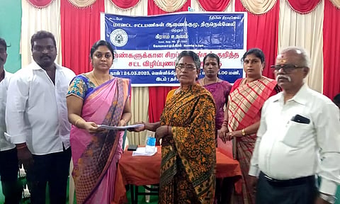விழிப்புணர்வு முகாம் நடந்த போது எடுத்த படம்.