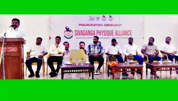 விழாவில் நகர்மன்ற தலைவர் முத்துதுரை தலைமைதாங்கி பேசியபோது எடுத்த படம். 