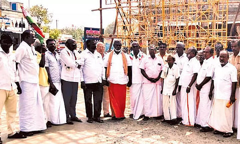 மேலூர்-சிவகங்கையில் காங்கிரஸ் கட்சியினர் கண்டன ஆர்ப்பாட்டம்