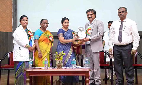 தேசிய அளவிலான மருத்துவ கருத்தரங்கம் பயிற்சி வகுப்பை தொடங்கி வைத்த காட்சி.