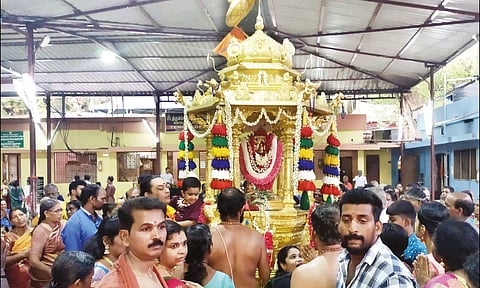 தங்கரத பவனி நடந்த போது எடுத்த படம்.