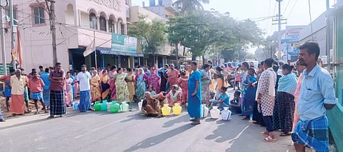 கோவையில் குடிநீர் கேட்டு பெண்கள் மறியல்
