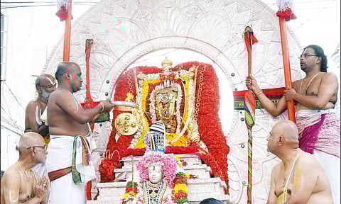 பிரம்மோற்சவ விழா 7-வது நாள்:சூரிய, சந்திரபிரபை வாகனங்களில் கோதண்டராமர் வீதிஉலா