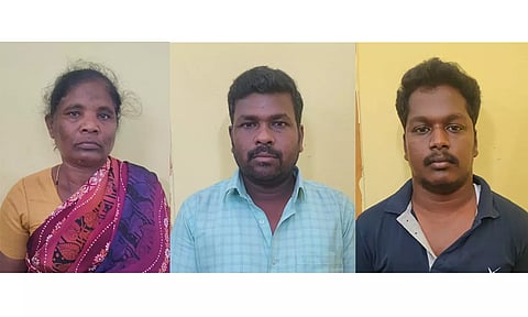 கைதான 3 பேரை படத்தில் காணலாம்.