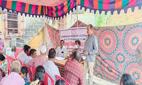 போளூர் காமராஜர் கூட்டுறவு நகர வங்கியில் பேரவை கூட்டம் நடைபெற்ற போது எடுத்த படம்.