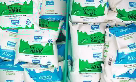 அம்பத்தூர் பால் பண்ணையில் பால் வினியோகம் தாமதம்- அதிகாரி சஸ்பெண்டு