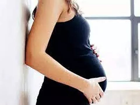 கோவையில் கல்லூரி மாணவியை கற்பழித்து கர்ப்பமாக்கிய வாலிபர்