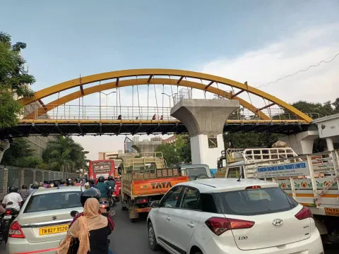 பீளமேடு அவிநாசி ரோட்டில் விரைவில் அகற்றப்படும் கல்லூரி நடைபாதை மேம்பாலம்