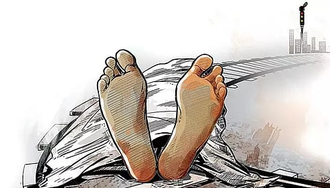 மகுடஞ்சாவடி ரெயில் தண்டவாளத்தில் தலை சிதைந்து, கை துண்டித்த நிலையில் ஆண் பிணம் மீட்பு