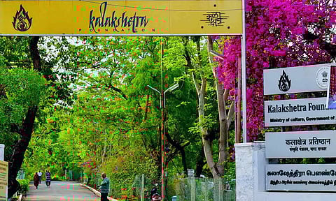 87 ஆண்டுகள் பழமை வாய்ந்த கலை கூடமான கலாஷேத்ராவில் நடந்தது என்ன?- 100 மாணவிகள் பரபரப்பு வாக்குமூலம்