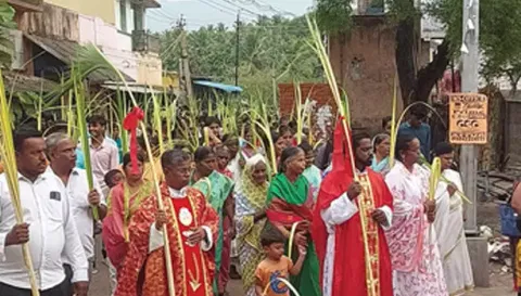 ஆத்தூர், புனித ஜெயராக்கினி அன்னை ஆலயத்தில் குருத்தோலை பவனி நடந்தபோது எடுத்த படம்.