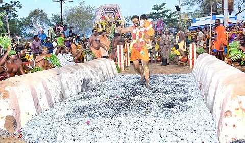 மாரியம்மன் கோவில் பூக்குழி திருவிழா