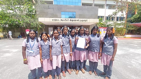 மலையூருக்கு பஸ் போக்குவரத்து இயக்க கோரிகலெக்டரிடம் மாணவிகள் மனு