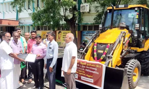 கண்மாய்கள் மராமத்து பணிக்கு ஜே.சி.பி. எந்திரங்கள்