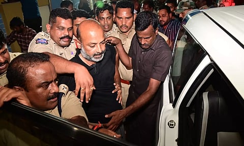 தெலுங்கானா பாஜக மாநில தலைவர் அதிரடி கைது - போலீஸ் நடவடிக்கை!