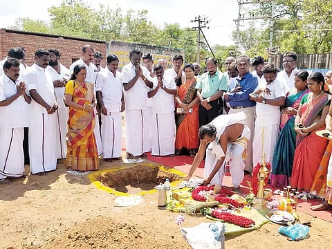 கோவில்பட்டி செண்பகவல்லி அம்பாள் கோவிலில் திருமண மண்டபம் கட்டும் பணிக்கு பூமிபூஜை நடந்த போது எடுத்தபடம்.