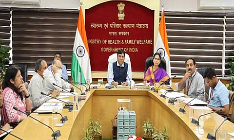 கொரோனா குறித்து தேவையற்ற பயத்தை பரப்ப வேண்டாம் - மத்திய மந்திரி அறிவுறுத்தல்