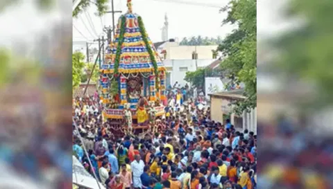 பொத்தனூர் வெள்ளக்கல் மாரியம்மன் கோவில்தேர்திருவிழா நடத்த அமைதி பேச்சுவார்த்தை