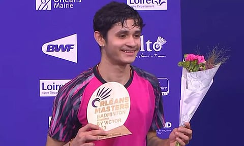 கோப்பையுடன் பிரியான்ஷு ரஜாவத்