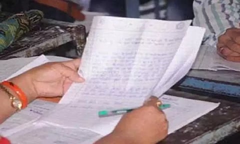 பிளஸ்-2, பிளஸ்-1 விடைத்தாள் திருத்தும் பணி தொடங்கியது