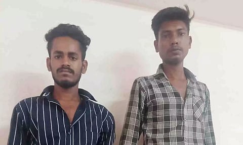 கைது செய்யப்பட்ட மஞ்சை குமார், பவன்குமார்.