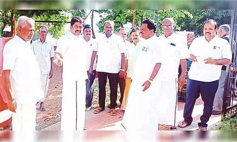 மேயர் திரு. ந.தினேஷ்குமார் அவர்கள் ஆய்வு மேற்கொண்ட காட்சி.