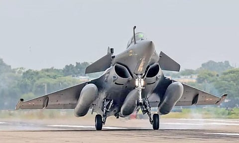 பிரான்ஸ் நாட்டில் நடக்கும் பன்னாட்டு விமான பயிற்சியில் பங்கேற்கும் 4 ரபேல் விமானங்கள்