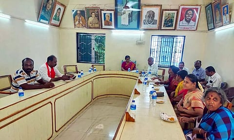 பேரூராட்சி கூட்டம் நடந்தபோது எடுத்தபடம்.