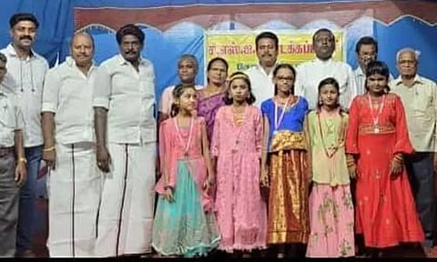 சி.எஸ்.ஐ. பள்ளி ஆண்டு விழாவில் பங்கேற்றவர்கள்.